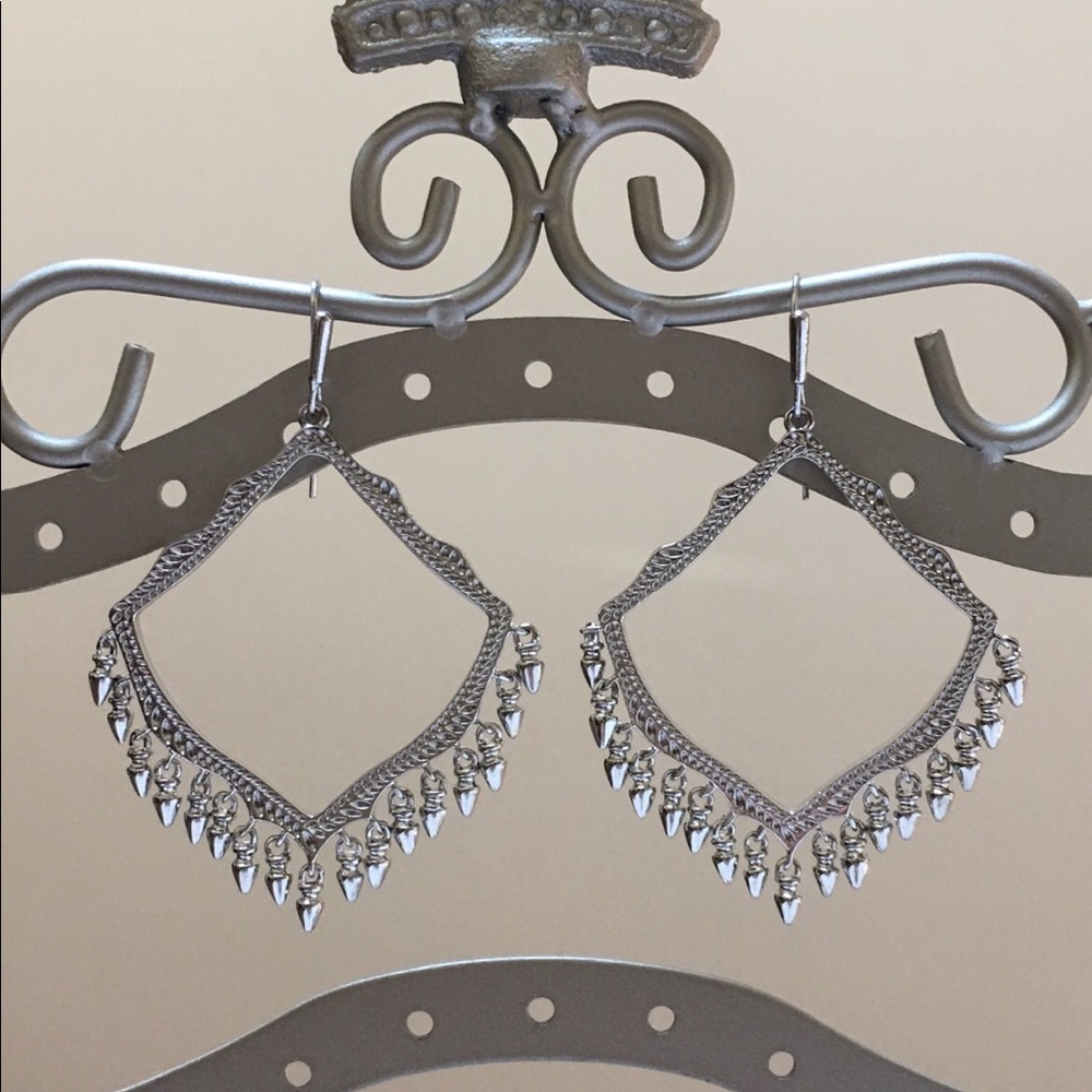 NEW KENDRA SCOTT Lacy Silver Earrings IN KS BOX